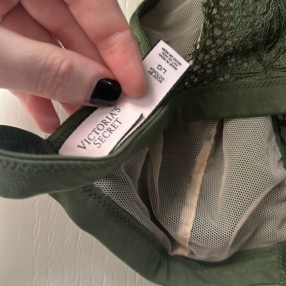 Victoria’s Secret front clasp bralette - Picture 3 of 3